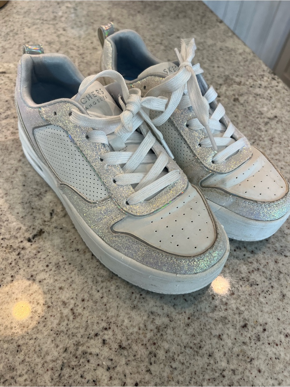 Girls shoes Skechers glitter white youth size 2
